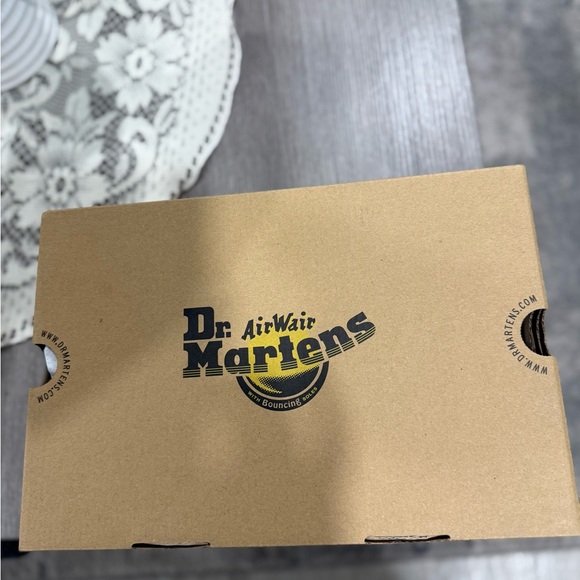 DR. MARTENS WOMEN'S 1460 W PATENT LEATHER FASHION BOOT - SIZE: WOMEN 9. Black - Picture 5 of 14